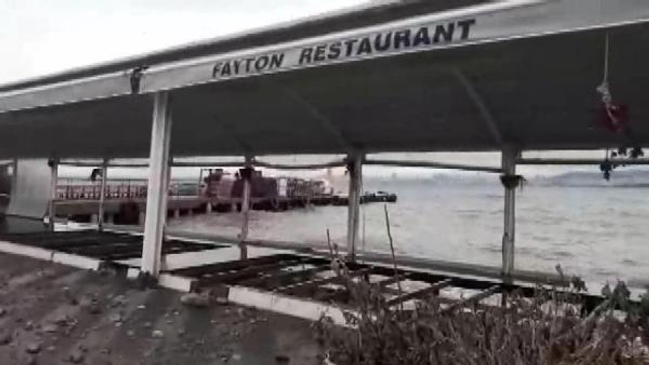 BÜYÜKADA'YI LODOS VURDU İSKELE HASAR GÖRDÜ, YOLLAR SU ALTINDA KALDI, TAŞLAR YERİNDEN SÖKÜLDÜ