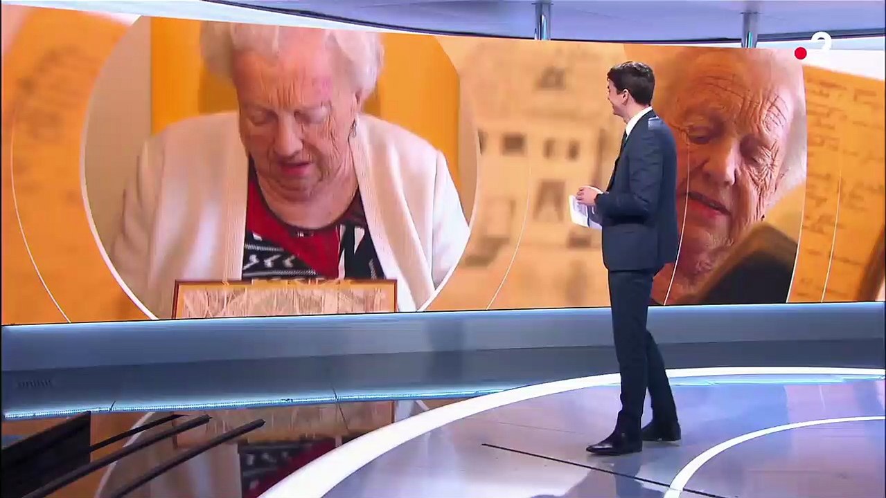 Pas-de-Calais : la fille d'un Poilu reçoit le carnet de soldat de son père