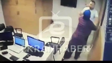 Boşanmak istediği eşi tarafından saldırıya uğradı...