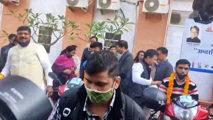 सामाजिक न्याय एवं अधिकारिता मंत्री ने 10 दिव्यांगजनों को वितरित की स्कूटी