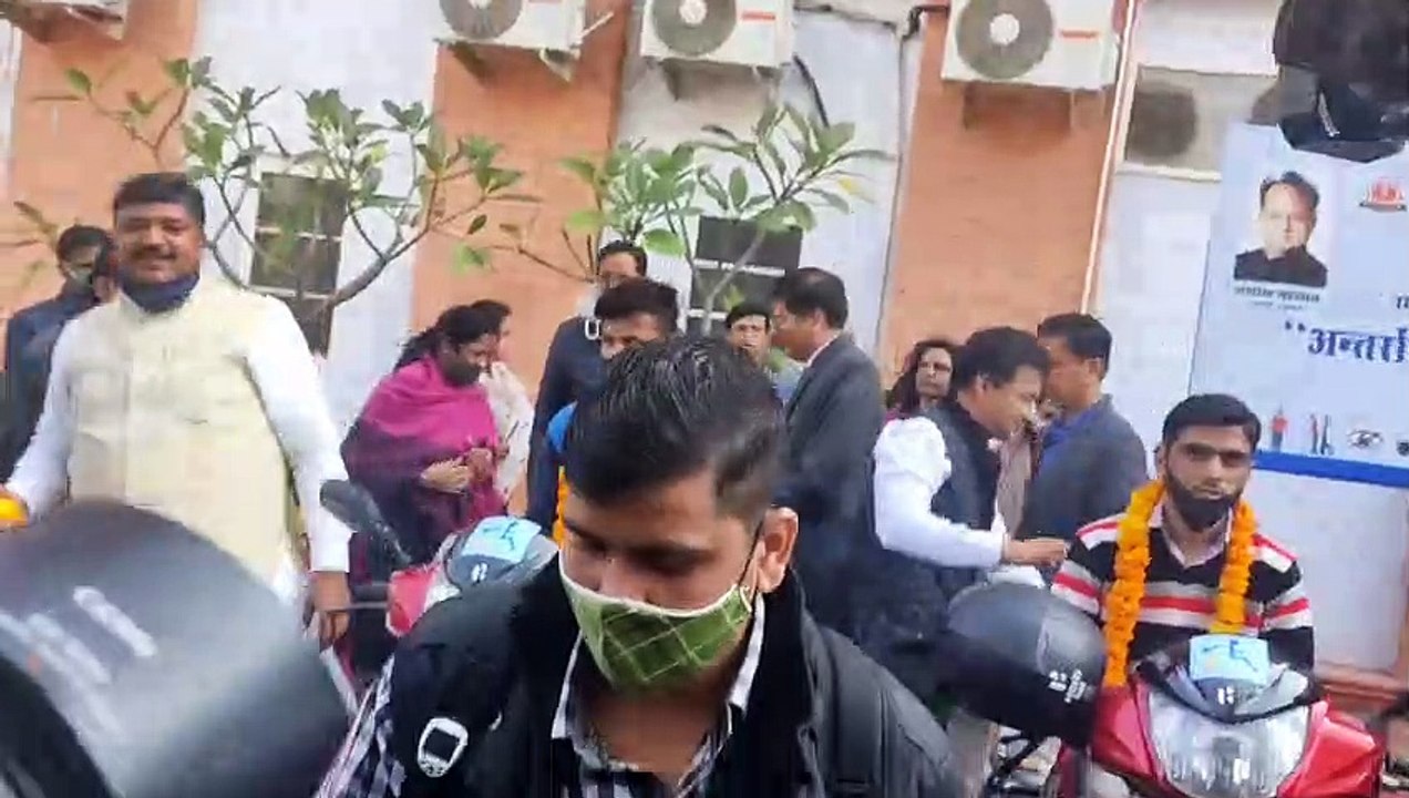 सामाजिक न्याय एवं अधिकारिता मंत्री ने 10 दिव्या...