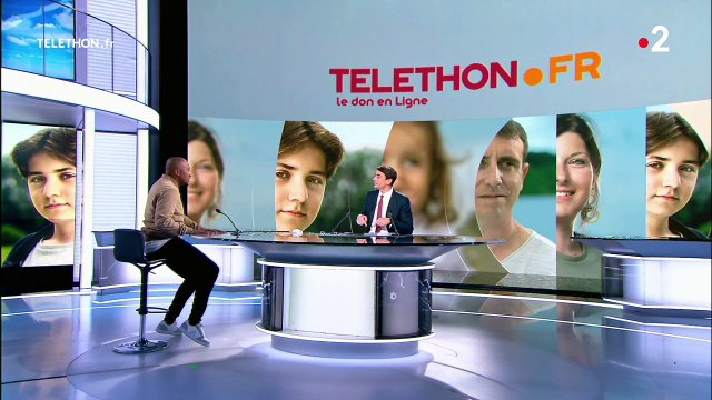 13 Heures : Soprano remplace Julian Bugier sur France 2