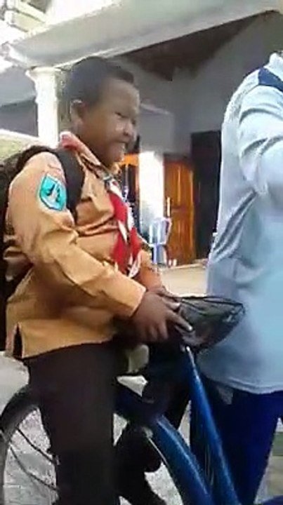 Naik sepeda