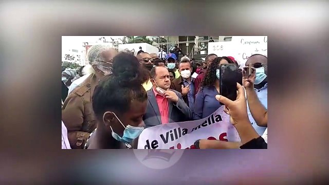 Juan Hubieres encabeza protesta por alza de los combustibles en Industria y Comercio