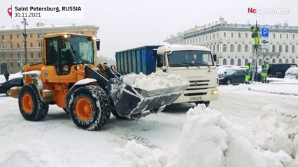 24 Stunden Dauerschneefall: Nach der weißen Nacht von Sankt Petersburg