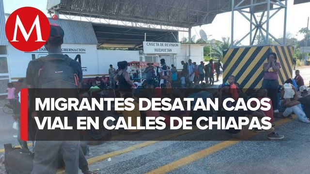 Migrantes toman aduana federal y levantan bloqueos carreteros en Chiapas
