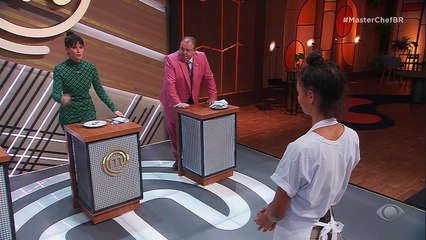 Jacquin aprova mousse de maçã verde com gelificação de funcho com mel, mas se irrita com o visual do doce