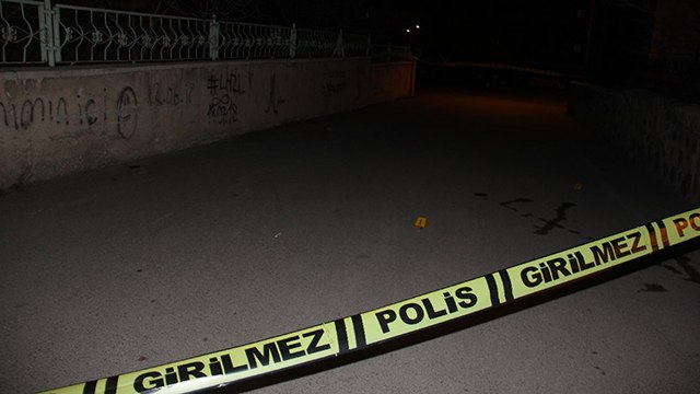 Alacak verecek kavgası kanlı bitti:1 yaralı