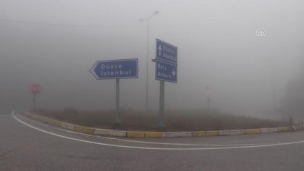 Bolu Dağı'nda sis ve karla karışık yağmur etkili oluyor