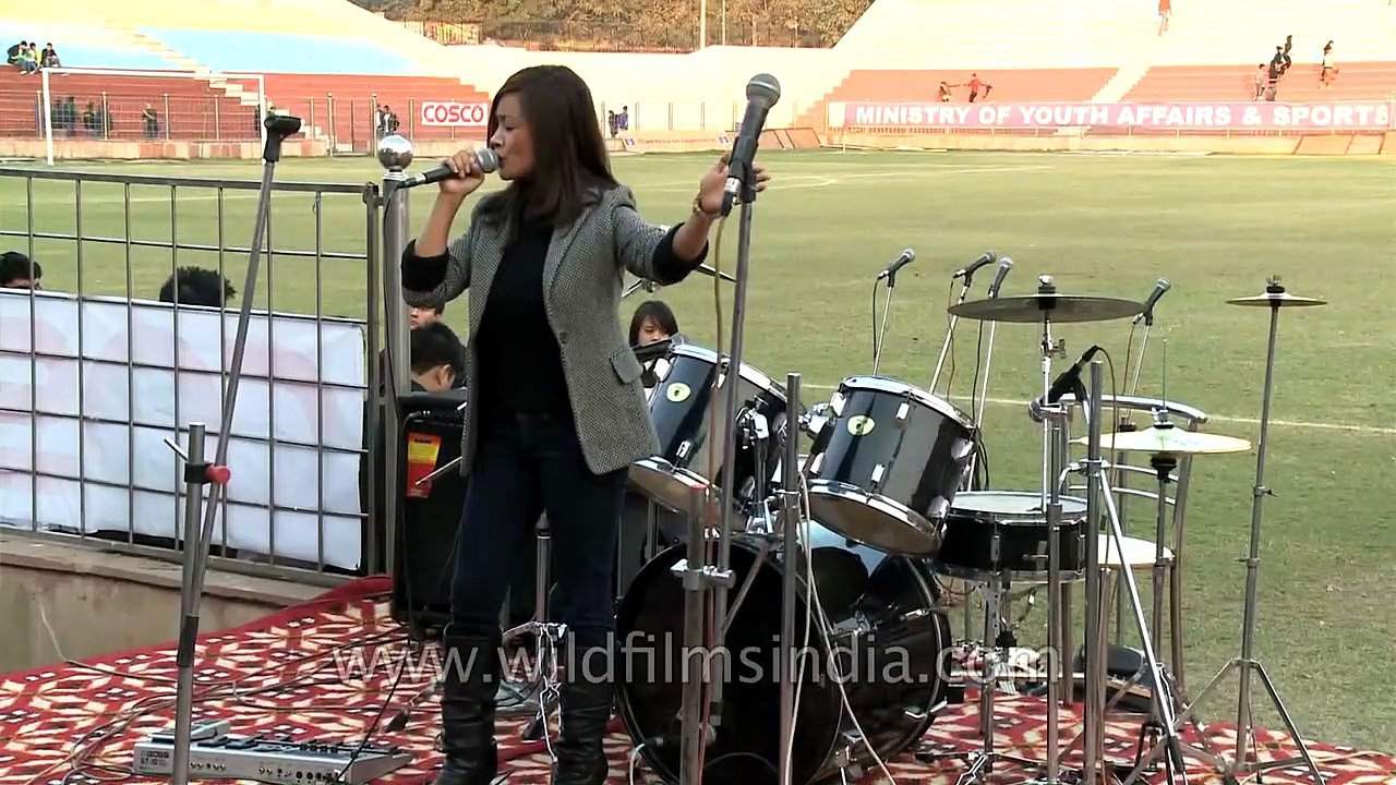 Roslyn Hmar karaoke cover 'Flashdance What A Feeling'!