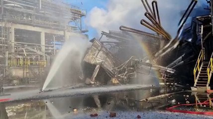Livorno - Incendio in raffineria Eni dopo esplosione in forno "hot oil" (01.12.21)