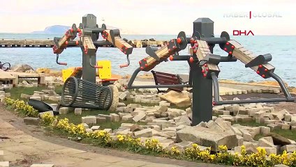 Büyükada'da tsunamiyi andıran görüntüler! Panik anları kamerada