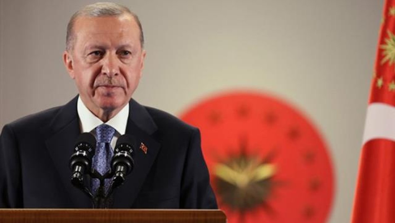 Ünlü anketçi Özer Sencar'dan Erdoğan'ın asgari ücret açıklaması için dikkat çeken yorum: Seçimin ayak sesleri olabilir