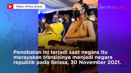 Rihanna Dinobatkan sebagai Pahlawan Nasional Barbados