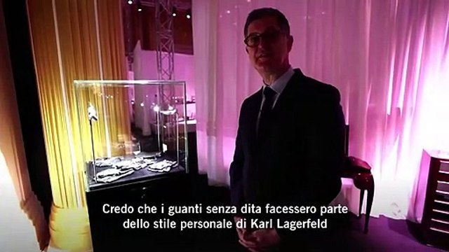 Karl Lagerfeld, all'asta i guanti e la statuetta della gatta Choupette
