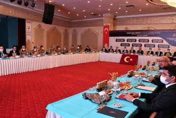 ŞANLIURFA VALİSİ ERİN DÜZENSİZ GÖÇ GÜVENLİĞİ BOZUYOR