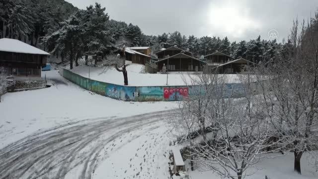 Murat Dağı'nda kar kalınlığı 10 santimetreye ulaştı