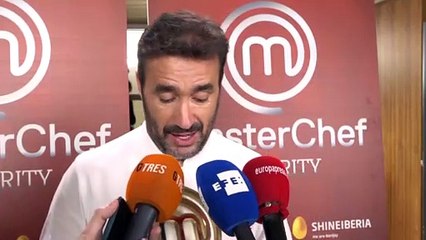 Juanma Castaño desvela por qué no había presentado antes a su novia, Helena Condis, a su madre (GTRES)