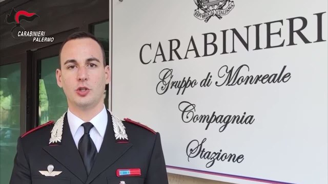 Palermo, spacciavano davanti a una scuola: 12 arresti