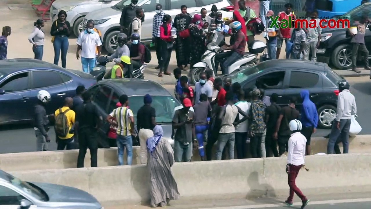 Urgent : Accident sur l’autoroute Limamou laye, en face de la SGBS de Yoff