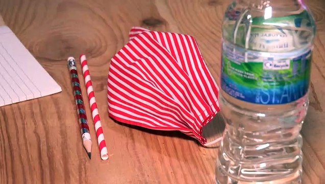 Londres: une école de pères Noël rouvre ses portes pour les fêtes