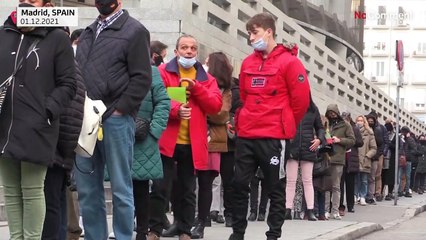 Queues return as Spain steps up vaccine drive