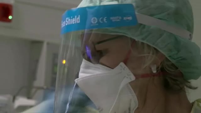 La nueva variante obliga a la UE a adoptar nuevas medidas para evitar una nueva ola