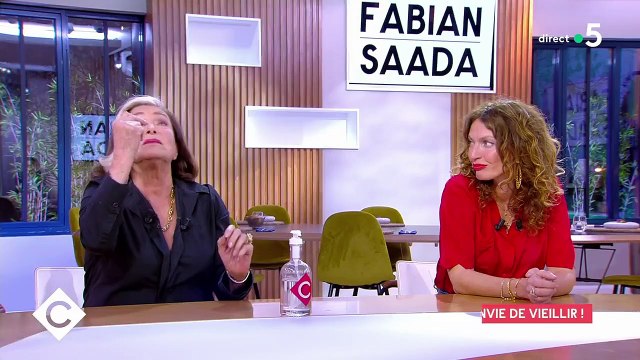 Le témoignage bouleversant de l'actrice Françoise Fabian qui révèle avoir aidé son père à mourir: Je l'ai euthanasié. Il m’a embrassé sur les lèvres et il est mort -