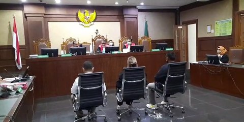 Sidang Perdana Kasus Narkoba Nia Ramadhani dan Ardi Bakrie