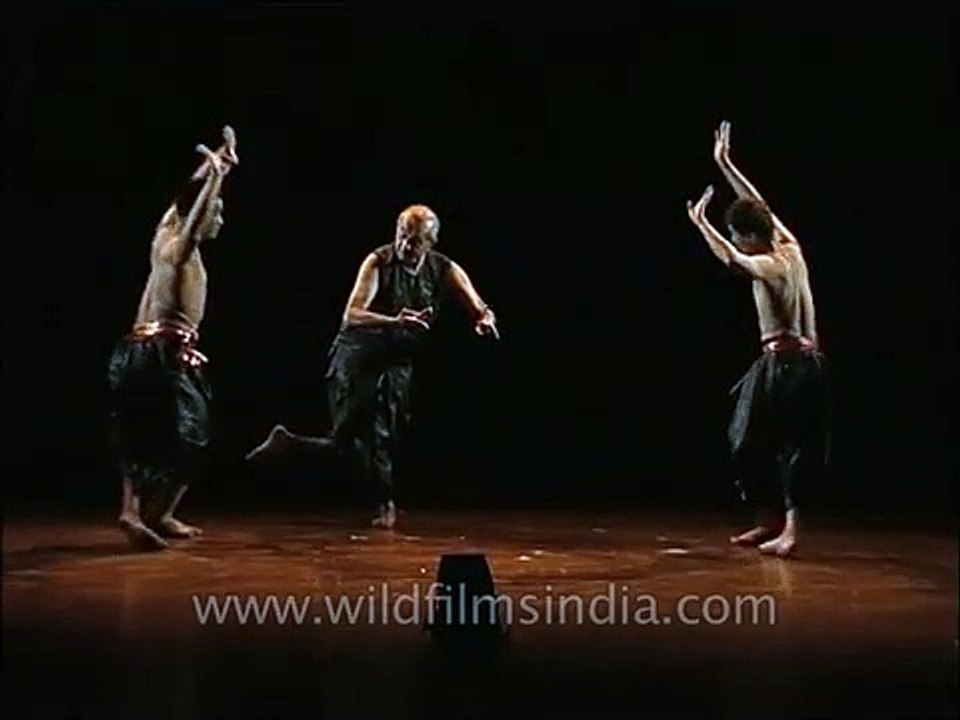 Astad Deboo - dancer par excellence