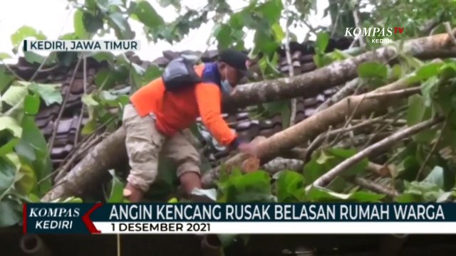 Belasan Rumah Warga Rusak Diterjang Angin Puting Beliung