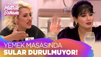 Rakiplerinden gelen yorumlar Zerrin'i kızdırdı! - Zahide Yetiş ile Mutfak Bahane 2 Aralık 2021