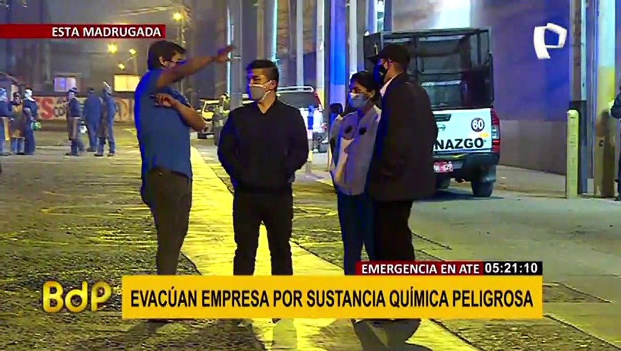 Ate: Fuga de peligrosa sustancia química obliga evacuación en empresa textil