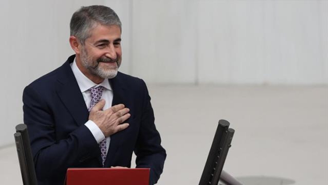 Son Dakika: Hazine ve Maliye Bakanlığı görevine getirilen Nureddin Nebati, TBMM'de yemin etti