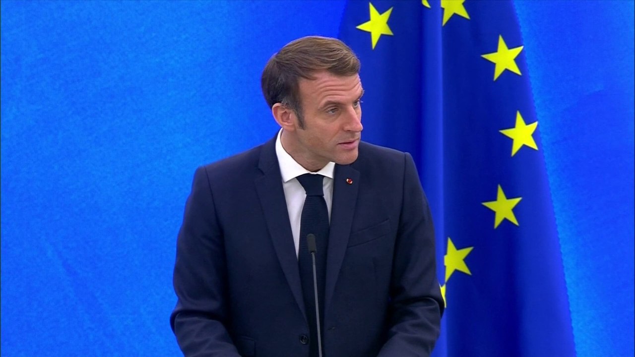 Emmanuel Macron: "Suivant la voie tracée par Valéry Giscard d’Estaing, nous prendrons le chemin d'une Europe soudée"