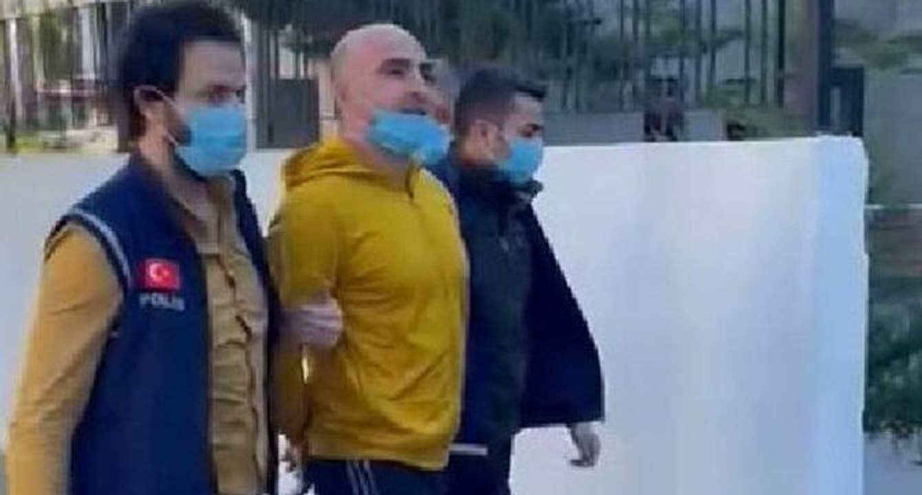 İnşaat işçisi gibi çalışan polis, cinayet şüphelisini yakaladı