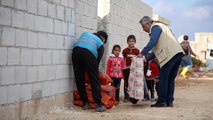 Yetim Vakfından Suriye'deki ailelere kış yardımı