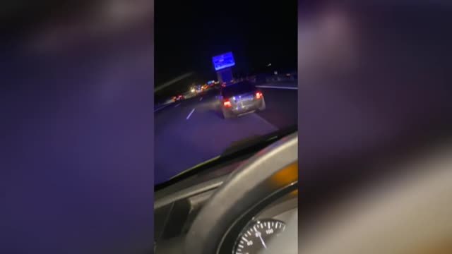 Espectacular persecución de una ambulancia a un camión robado