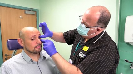 Prótese do olho realista criada com recurso a impressão 3D