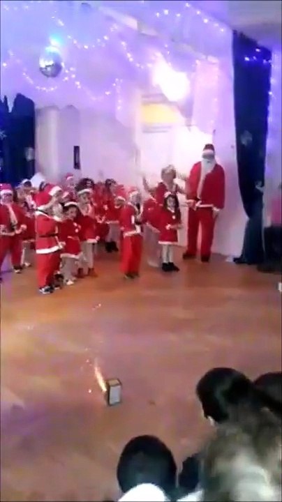 Allumer des feux d'artifice dans une salle des fêtes : mauvaise idée