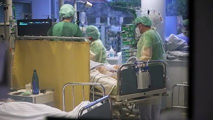 Pessoas que já tiveram covid podem ficar doentes novamente devido à ômicron