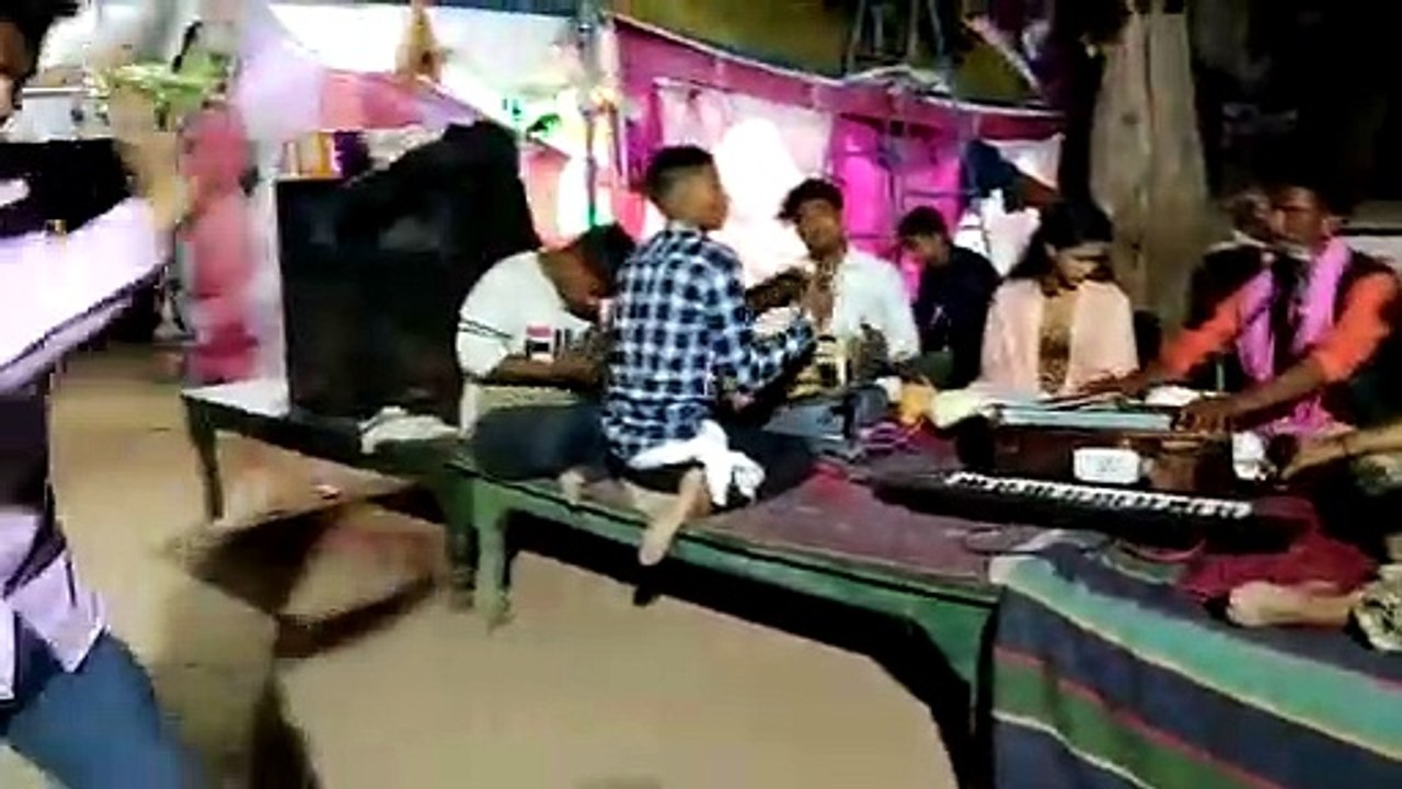 वीडियो एक शादी में रिकॉर्ड हुआ था वैशाली ग्राउंड लहरा जिला शिवपुरी में थी वहां से लिया हुआ वीडियो में सपोर्ट करके अपलोड कर रहा हूं