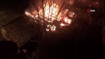 Bursa'da marangoz atölyesinde çıkan yangın paniğe neden oldu