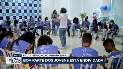 Eles acabaram de chegar ao mercado de trabalho e já estão endividados. Educação financeira para os jovens é ainda mais necessária em tempos de inflação alta.