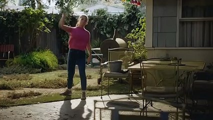 Young Sheldon S05E09 The Yips and an Oddly Hypnotic Bohemian