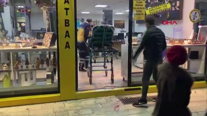 Son dakika haberi | CAM KAPIYI FARK ETMEDİ, HASTANELİK OLDU