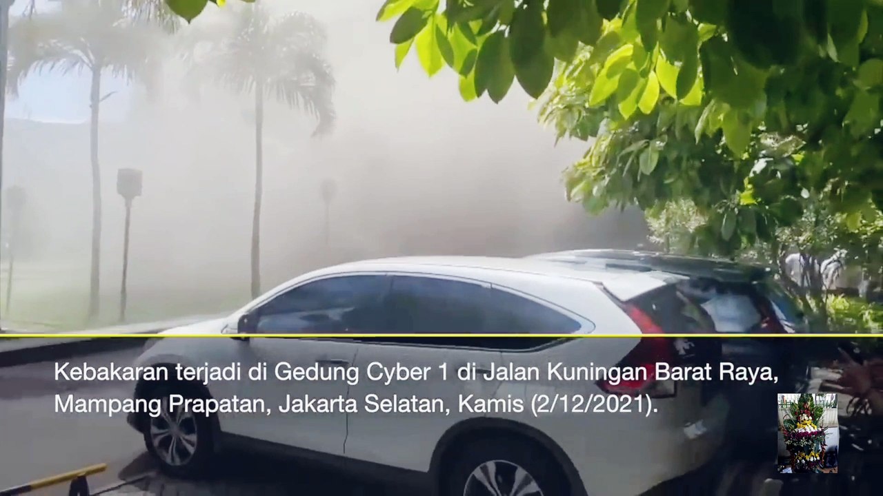gedung cyber terbakar 1 orang tewas