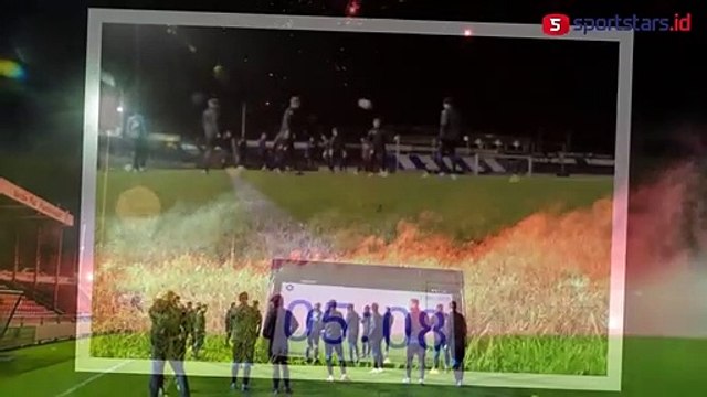 Unik! Hujan Kembang Api dan Flare Warnai Latihan Klub Divisi 3 Liga Belanda