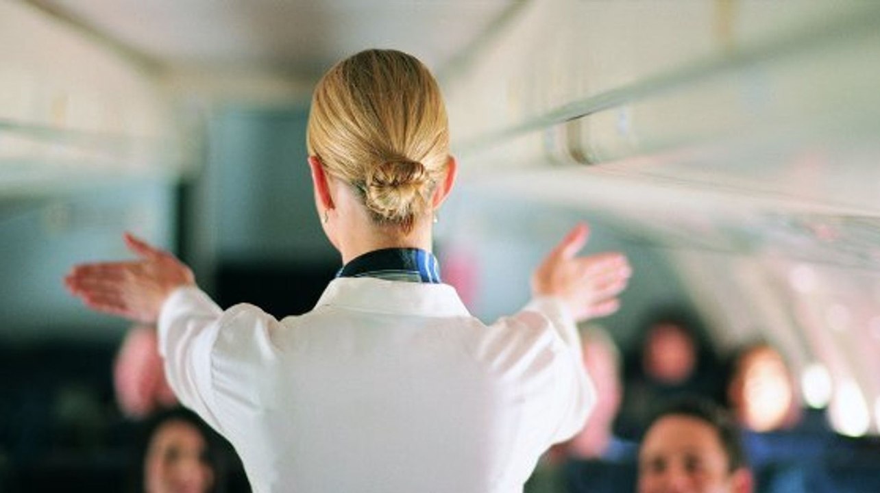 Cette hôtesse de l’air révèle la question la plus stupide posée par des passagers