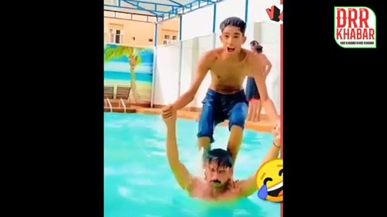 लड़कों ने चलाई ऐसी बाइक, फिर जो हुआ उसे देख अपना 'सिर' पकड़ लेंगे । funny bike accident moj kardi । funny bike accident । funny bike accident bete moj kardi । funny bike accident papa ki pari । bike accident status video । bike accident comedy video । bik